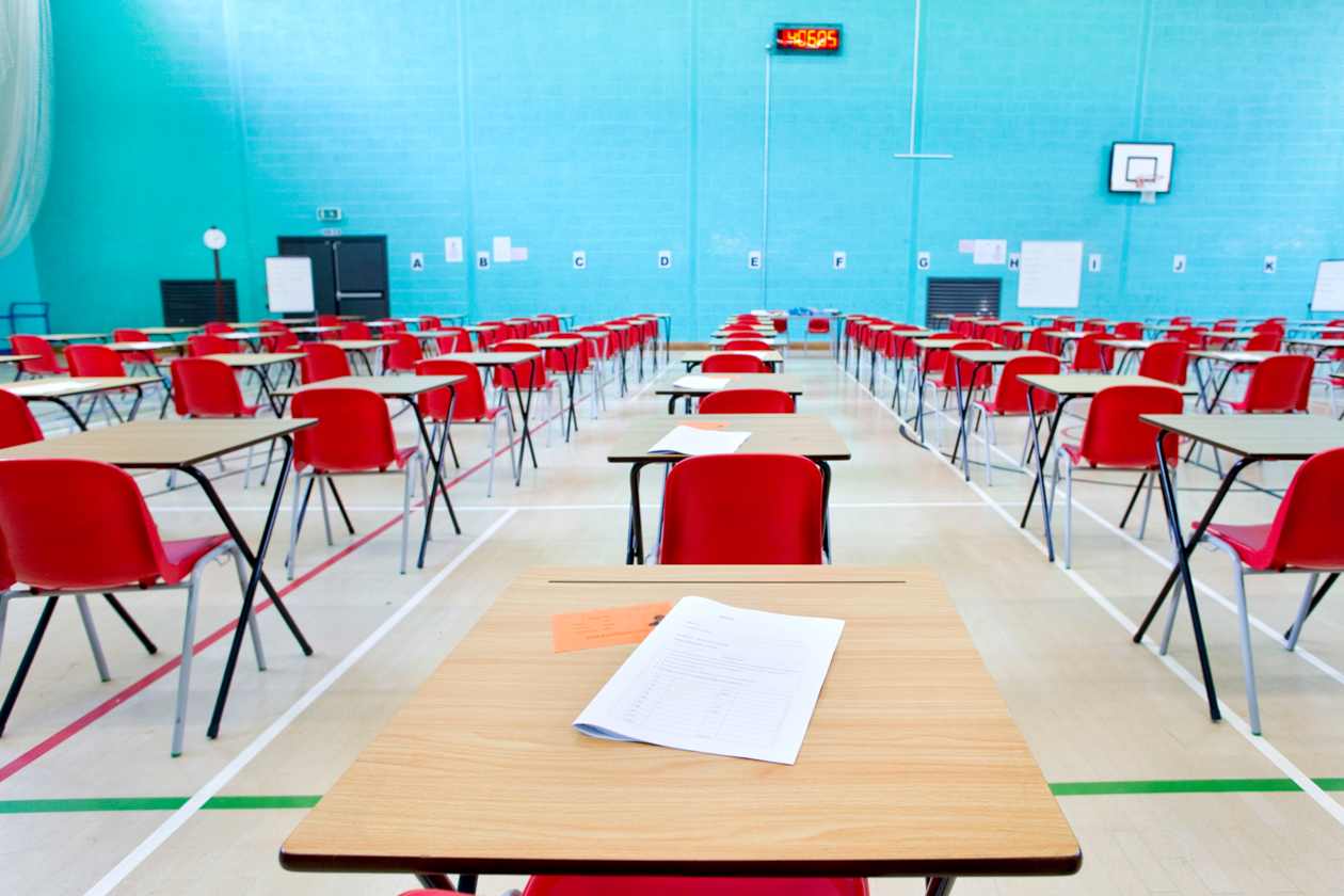 Ławka, matura, krzesła, egzamin, sala egzaminacyjna