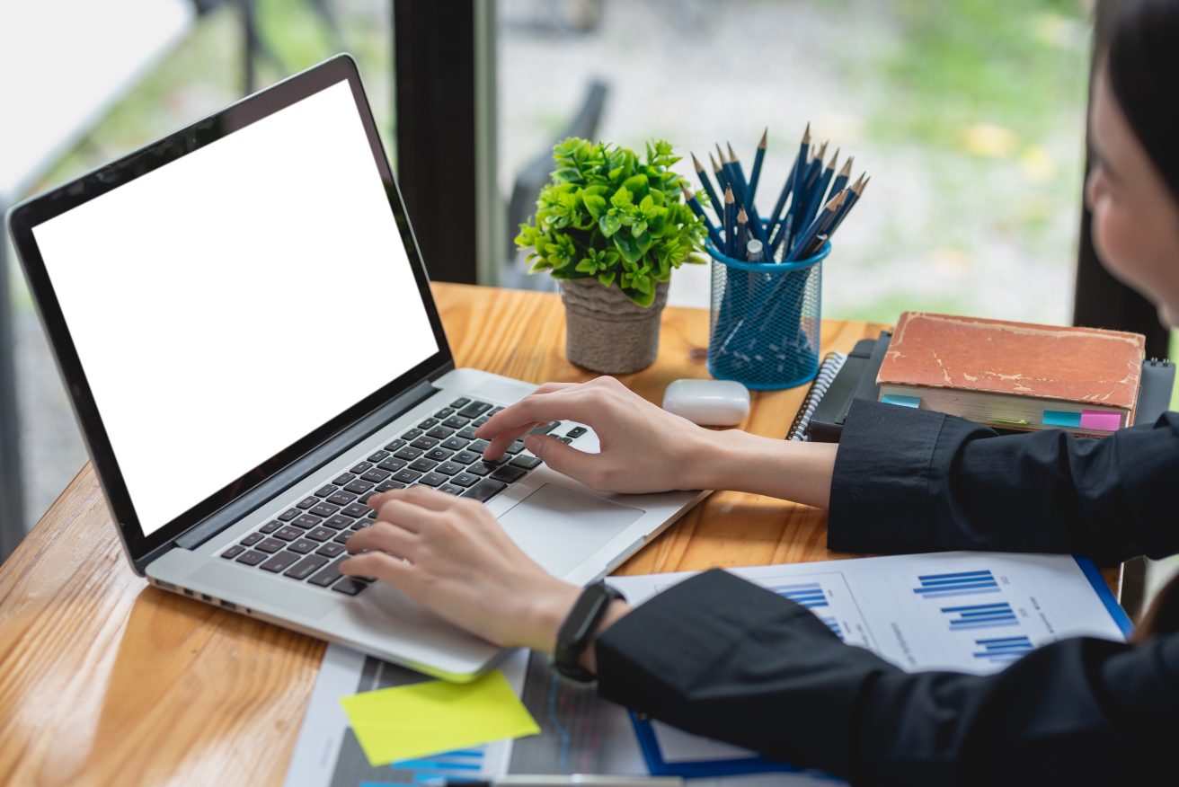 komputer, laptop, dłonie, szkoła, nauka